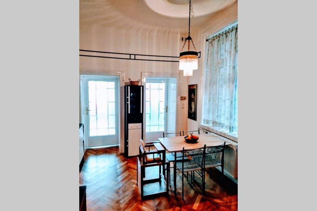 Family With Two Bathrooms Near To Center Appartement *
